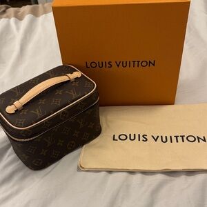 NEVER BEEN USED!!!! Louis Vuitton Monogram Cosmetic Case in Brown and Tan